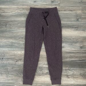 Lululemon purple ready to rulu jogger sweatpants size 4